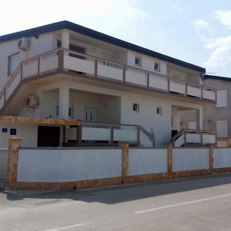Apartmani Matovina Vir Exteriör bild