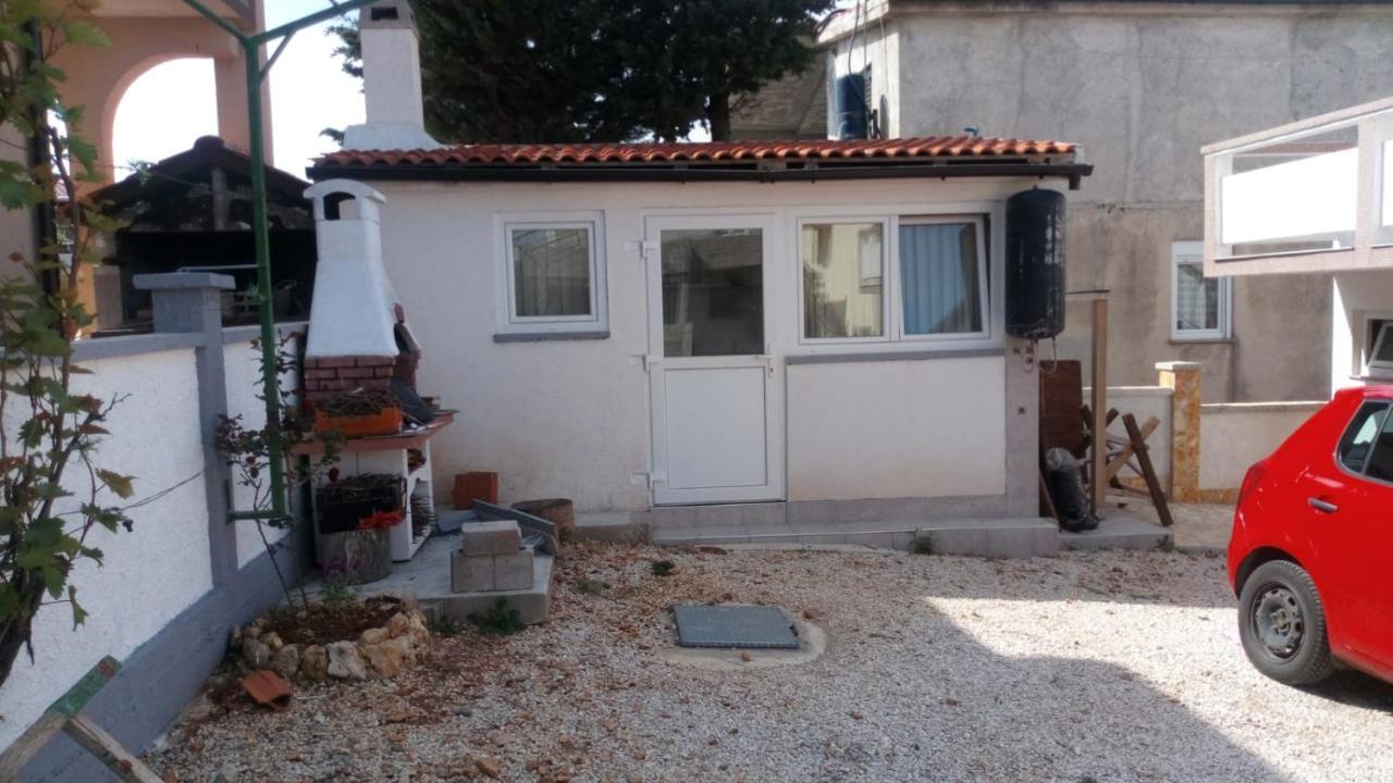 Apartmani Matovina Vir Exteriör bild