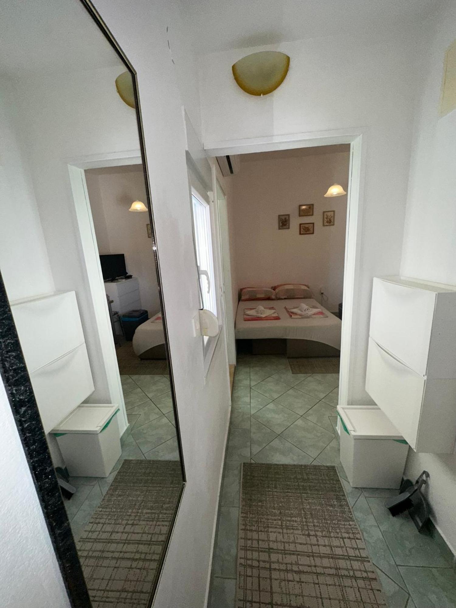 Apartmani Matovina Vir Exteriör bild