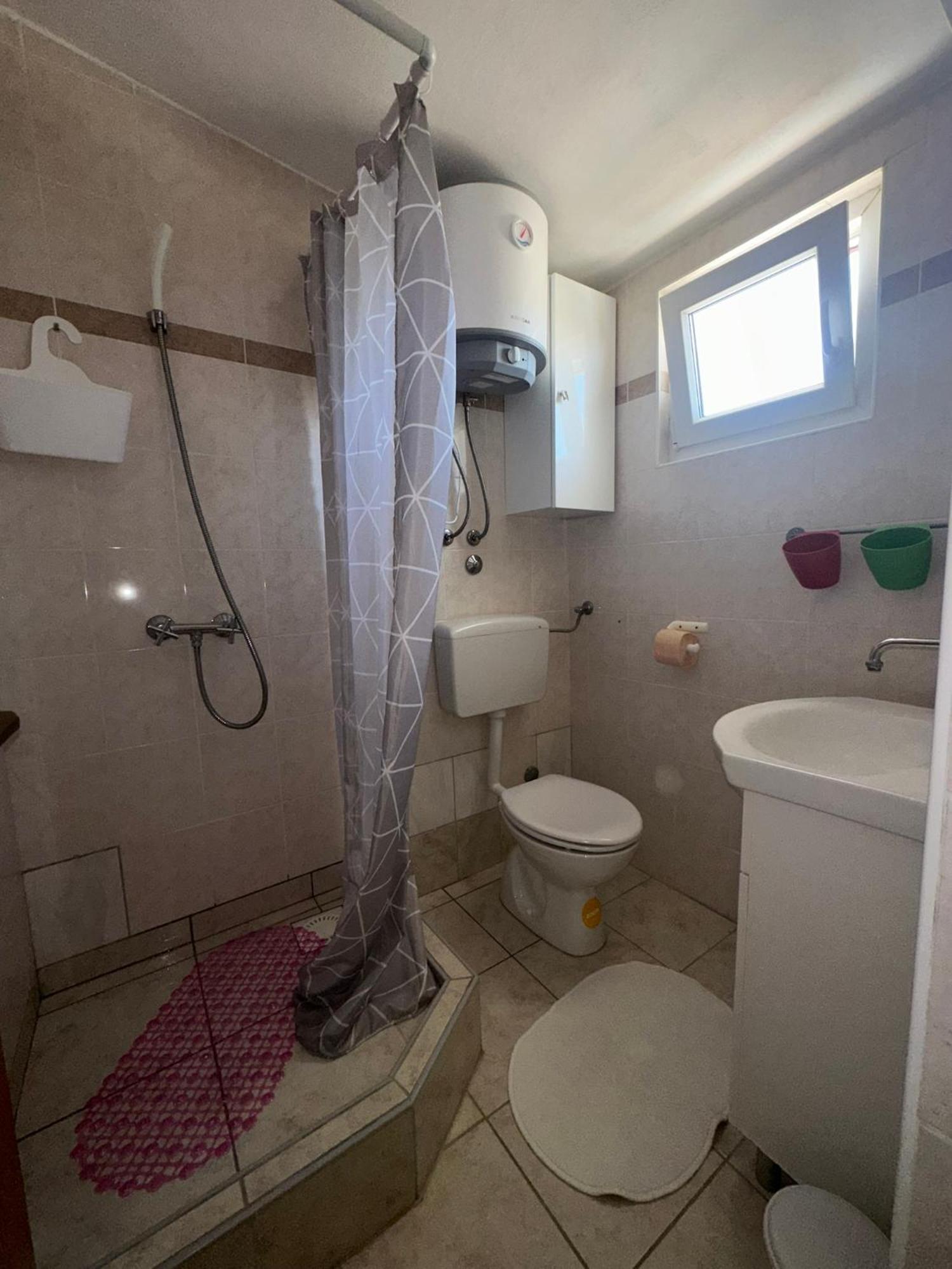 Apartmani Matovina Vir Exteriör bild