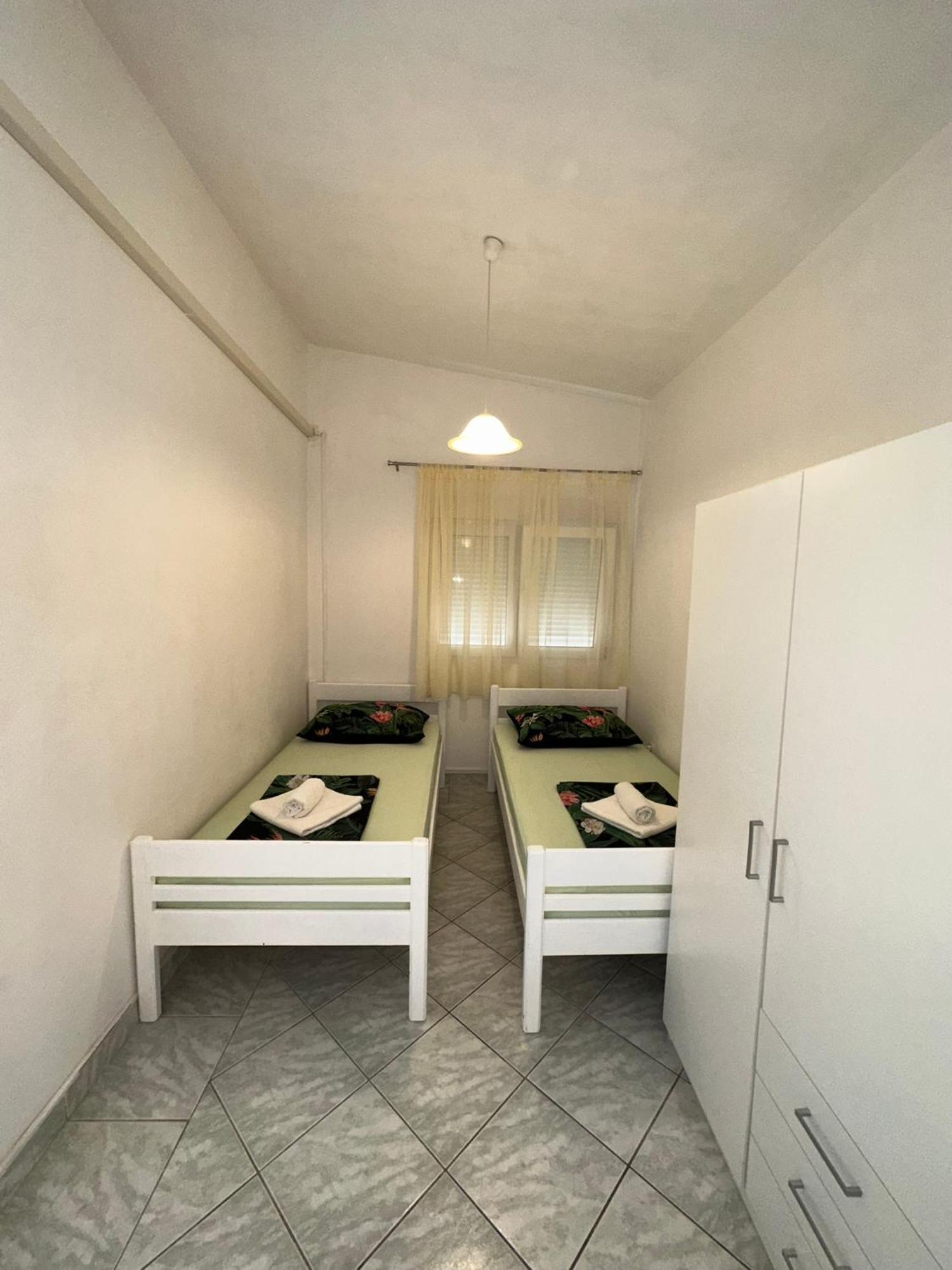 Apartmani Matovina Vir Exteriör bild